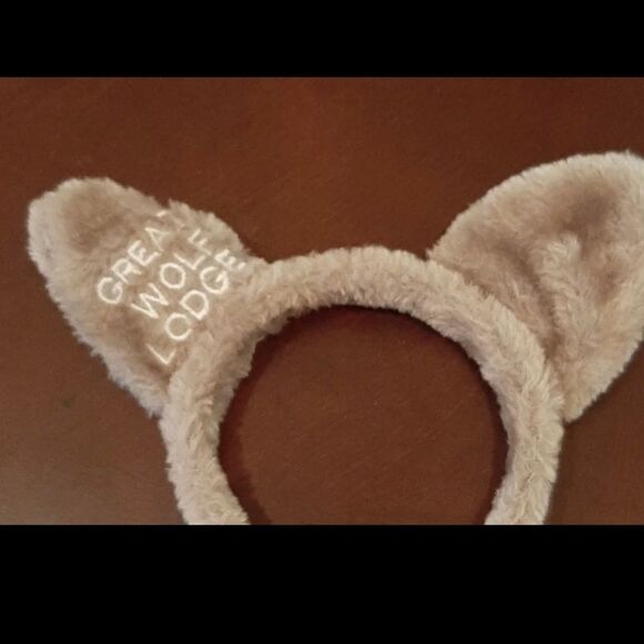 Great wolf lodge ears & Tiger ears bundle 
Used Once! Total 2!